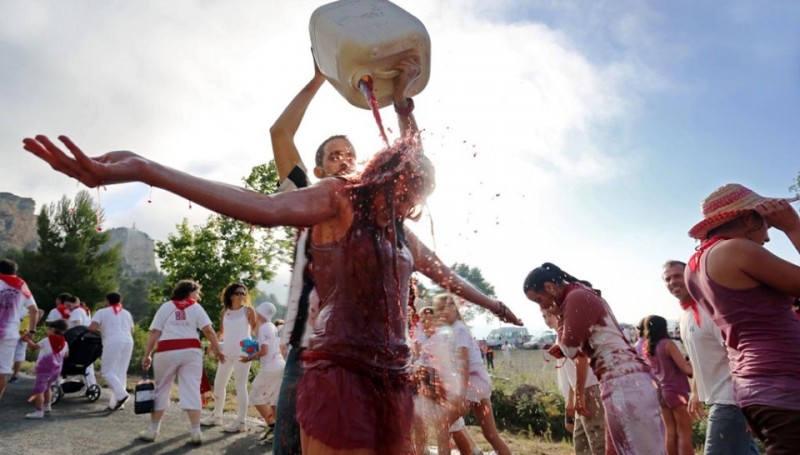 阿罗葡萄酒之战 BATALLA DEL VINO